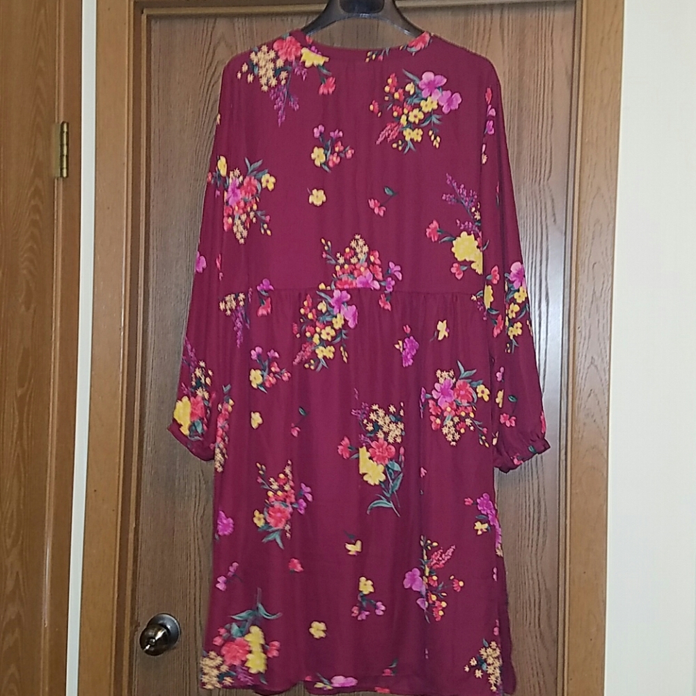 Old Navy burgundy floral dress - Picture 5 of 8